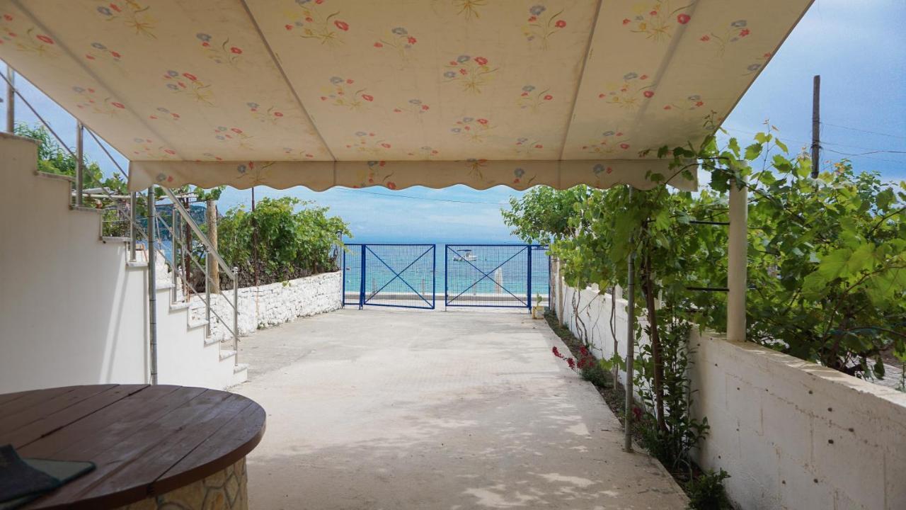 Joana'S Rooms Himare Bagian luar foto