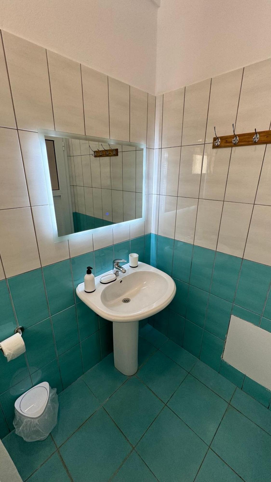 Joana'S Rooms Himare Bagian luar foto