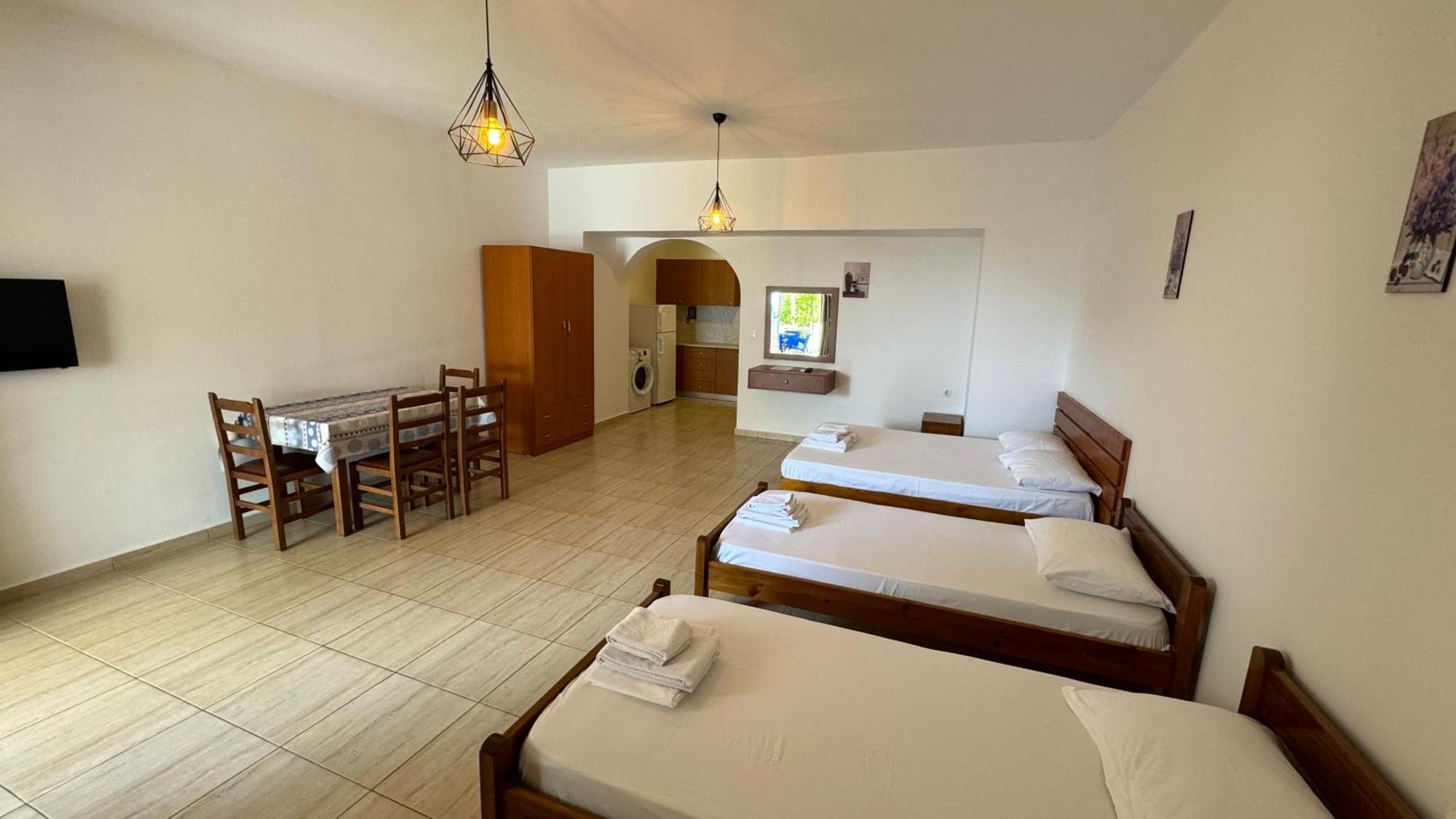Joana'S Rooms Himare Bagian luar foto